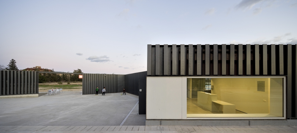 Josep Camps, Olga Felip_ Outdoor swimmingpool and sport center, Jesús 