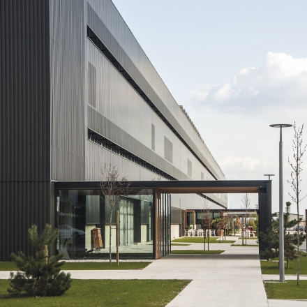 Nava arhitekti: Razvojni center za informacijske in komunikacijske tehnologije v Kranju, 2013, foto P. Boršič, A. Lužnik