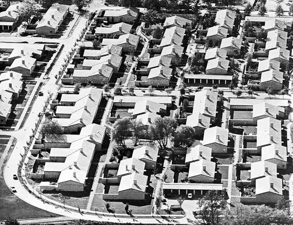 Marta Ivanšek: Naselje atrijskih hiš Murgle, Ljubljana, 1966−1988, soavtor France Ivanšek