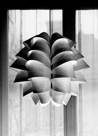 Nives Kalin Vehovar: Serija visečih svetilk iz furnirja NKVFV, 1963, soavtor Franc Vehovar