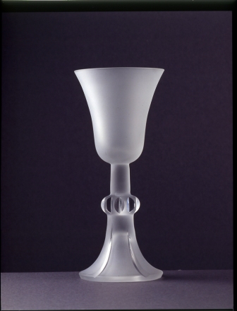 Janja Lap: Kelih spomin, Steklarska šola Rogaška Slatina, 1996, Vir foto: MAO, zapuščina Janje Lap