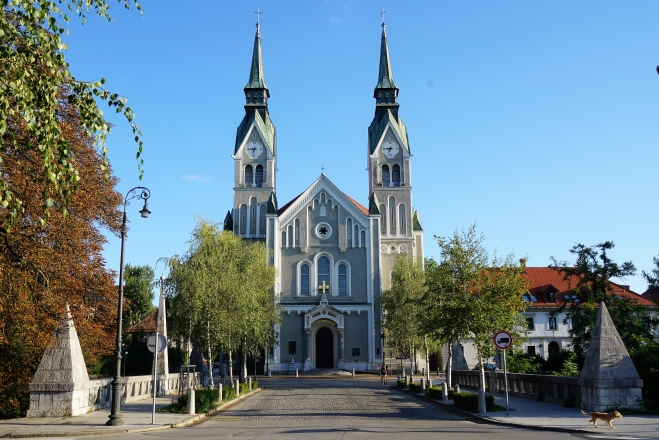 Trnovski most kot trg pred cerkvijo, 1932 (foto A. H.)