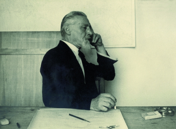 Plečnik v Ljubljani okrog leta 1940 (arhiv MGML, Plečnikova hiša)