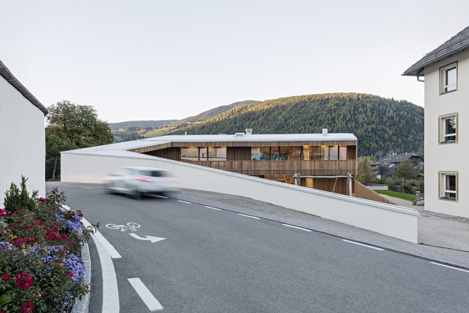 priznanje Piranesi 2017: Vrtec Niederolang, Olang, Italija, 2016, arhitekti Feld72, foto Hertha Hurnaus