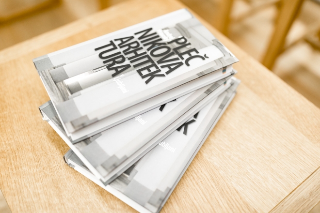 Knjiga Plečnikov arhitektura v Ljubljani, foto Andrej Peunik/MGML