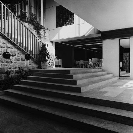 Hotel Berulia, arh. Ante Rožić, interijer Bernardo Bernardi, 1968–1970, Brela, foto Aleksandar Károlyi