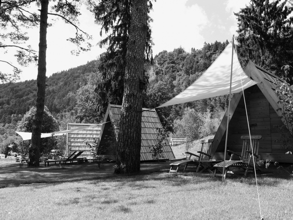 Forest Villas, architecture: Marjeta Fendre, Peter Ličen, photo: Miran Juršič, Marjeta Fendre, Zaš Brezar