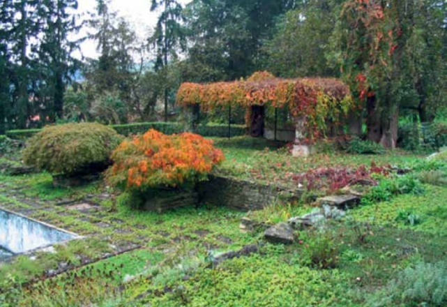 Garden of the Kunej family, Gornja Radgona, around 1936, Ilse Fischerauer, photo: Private archive of Tanja Simonič Korošak