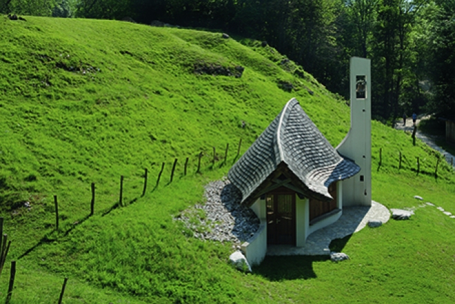 Družinska kapelica Bovec / Family Chapel Bovec  Atelje Ostan Pavlin, fotografije: Miran Kambič, Aleksander S. Ostan