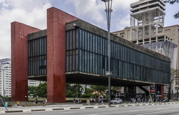 Muzej umetnosti São Paulo (MASP), 1947, Lina Bo Bardi, vir: https://www.world-architects.com/en/architecture-news/headlines/golden-lion-to-lina-bo-bardi