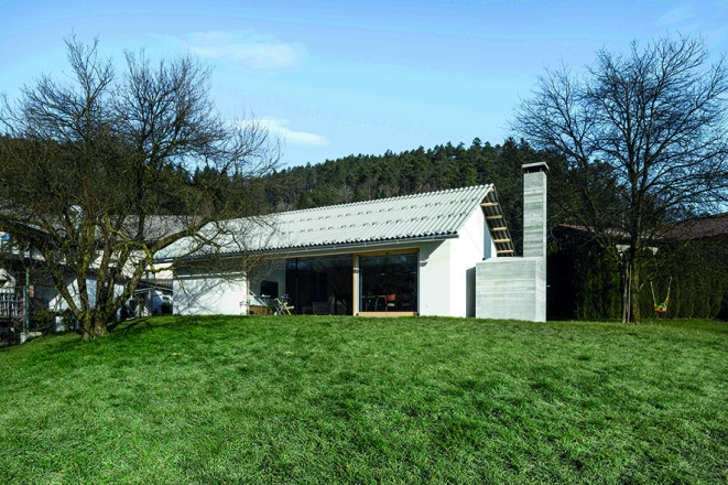 House for simple living, surroundings of Litija, 2019; Skupaj arhitekti, mKutin arhitektura, photo: Miran Kambič