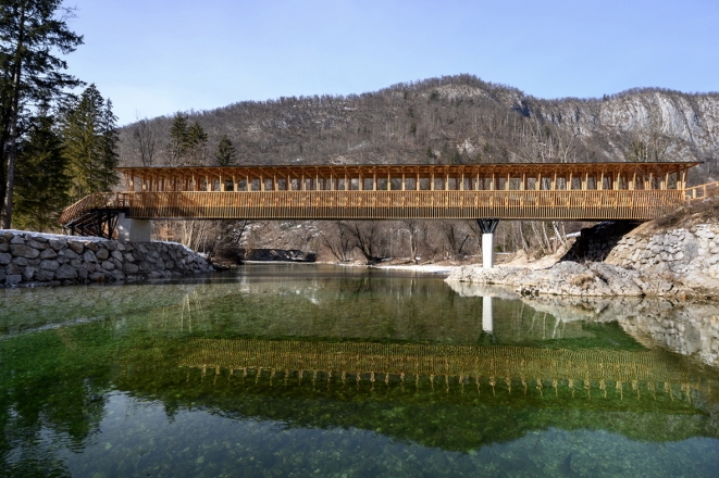 Kolesarska brv na Rju, Bohinj, 2021, Aleksander Ostan, Nataša Pavlin, sodelavca Anže Repinc, Jana Kozamernik, Atelje Ostan Pavlin; Luka Pavlovčič, Konzola, foto: Miran Kambič