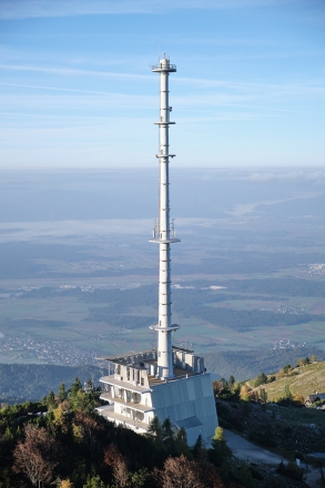 Oddajni center Krvavec, Krvavec 1985, Željko Milovac, Biroinvest, Ljubljana; Olga Novaković, Vatrostalna, Zenica, OOUR Beograd, foto: Elvis Jerkič
