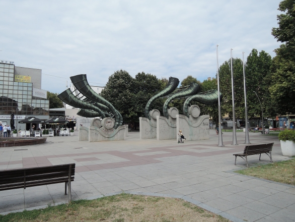 Spomenik Revolucije, Ruma, 1974-1975, Miša David, Cveta Davičo, Živojin Karapešić