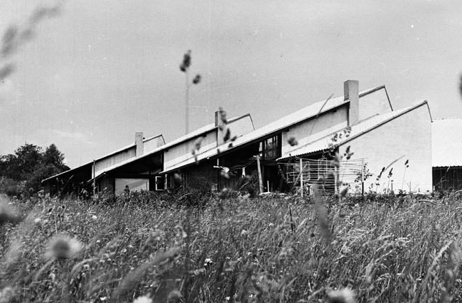 Terraced houses with studios of the Likovnik Podgora cooperative, Ljubljana Šentvid, 1963–1966, Ilija Arnautović, photo: Janez Kališnik, archive of Ilija Arnautović, custody: Andrej Mercina
